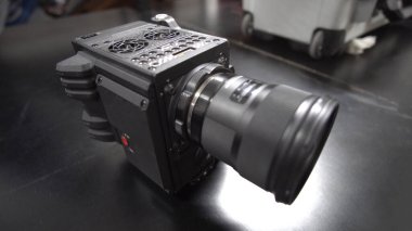 Üsküp, Makedonya - 20 Şubat 2020: Profesyonel 8K yüksek çözünürlüklü video kamera video çekimine hazır