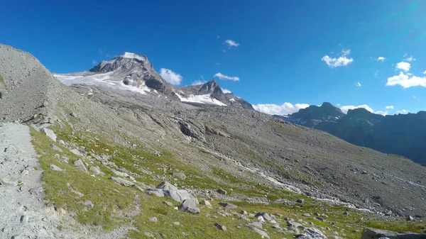 Panorama Del Lago Della Catena Montuosa Nei Pressi Del Rifugio — Foto Stock