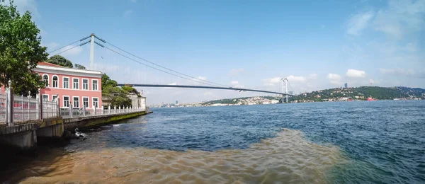 Bosporusbrug Stadsgezicht Vanuit Het Beylerbeyi Paleis Istanbul Turkije — Stockfoto