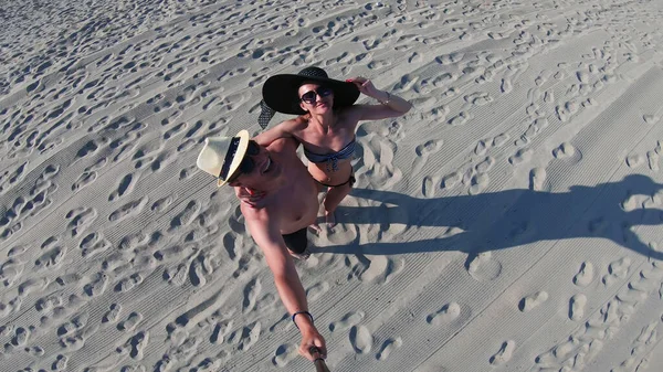 Middle Aged Couple Beach Having Fun Turning — Stock Photo, Image