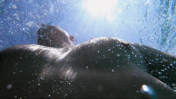 Freestyle Nadador Pernas Natação Crawl Estilo Mar Subaquático Câmera Lenta — Fotografia de Stock