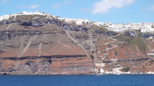 Πανοραμική Θέα Από Θάλασσα Προς Την Καλντέρα Της Σαντορίνης Και — Φωτογραφία Αρχείου