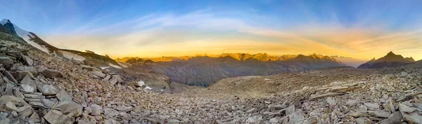 Skalnaté Pohoří Při Západu Slunce Francouzských Alpách Během Expedice Mont — Stock fotografie