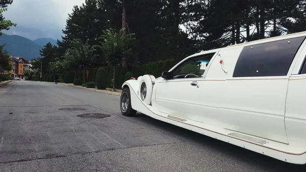 ティファニー リムジン写真素材 ロイヤリティフリーティファニー リムジン画像 Depositphotos