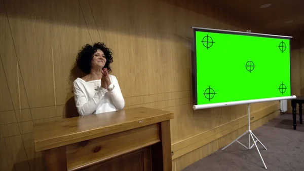 Beautiful Businesswoman Gives Report Presentation Her Business Colleagues Conference Room — Stock Photo, Image