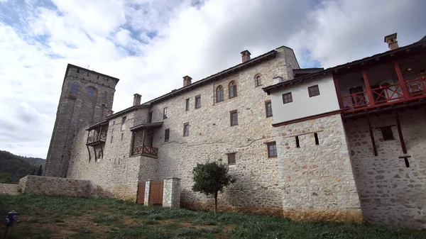 Hristiyan Ortodoks Manastırı Hilandar. Kutsal Athos Dağı, Chalkidiki, Yunanistan - Keşişler Cumhuriyeti