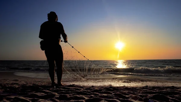 Pescadores Pesca Início Manhã Mão Luz Dourada Manual Puxando Rede — Fotografia de Stock