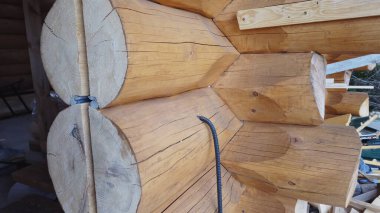 Yuvarlak ahşap ev inşaatı