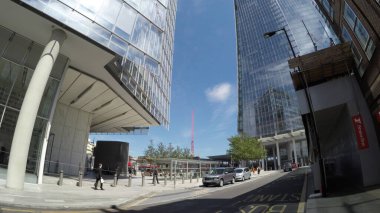 Londra 'da güneşli bir günde The Shard' ın 29 Haziran 2017 'deki ilk çekimi.