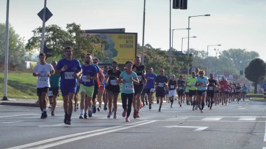 Üsküp, Makedonya - 07 Ekim 2019: Maraton koşan sporcular