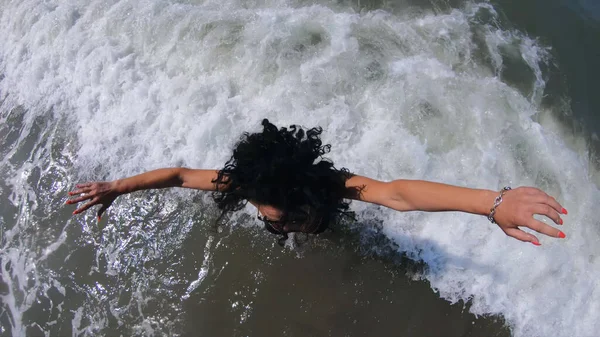 Woman Splashing Sea Waves Slow Motion — Stock Photo, Image