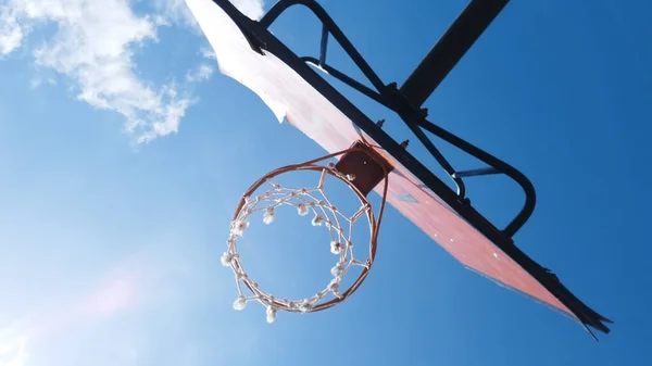 Basket Ball Hoop Bellow Sunny Day Blue Sky — Stock Photo, Image