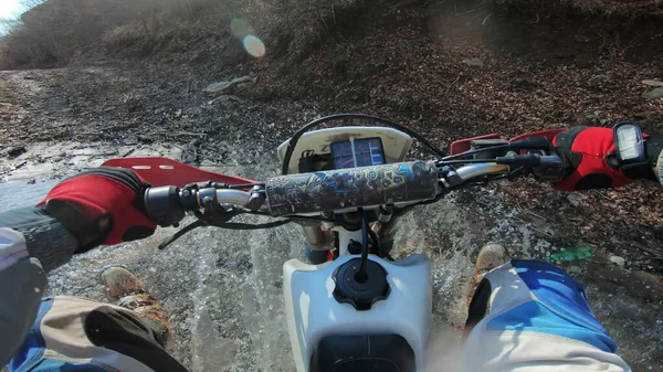 Enduro Extreme Motocross Ryttare Aktion Smuts Berg Offroad Spår — Stockfoto