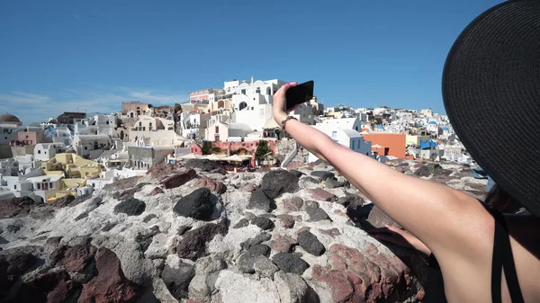 Mujer Moda Ropa Negra Sombrero Haciendo Selfie Smartphone Desde Castillo — Foto de Stock