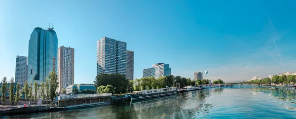 Човни Річці Сена Парижі Франція Вид Місця Статуї Свободи Сучасний — стокове фото