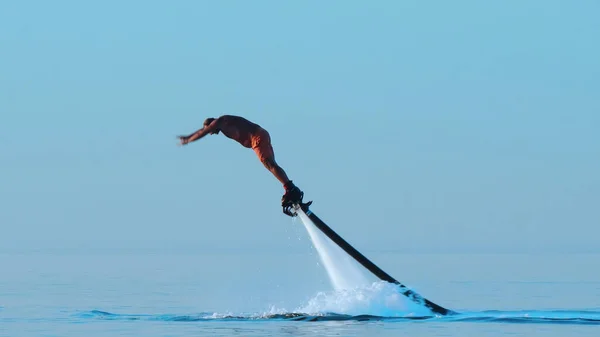 Santorini Řecko Srpna 2019 Flyboarding Nový Extrémní Vodní Sport Atletický — Stock fotografie