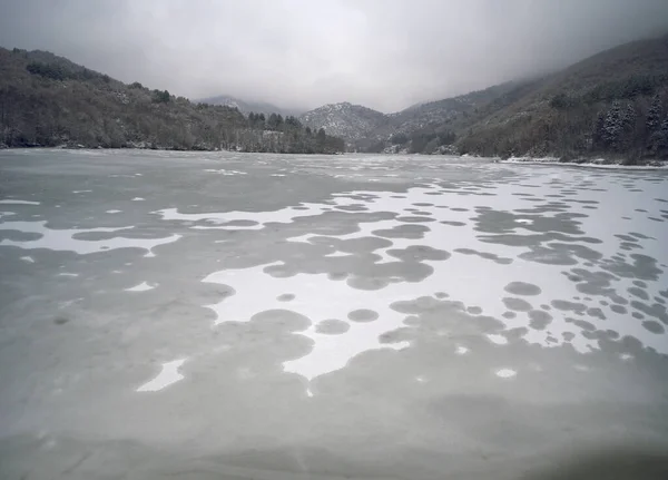 Mouvement Panoramique Sur Lac Gelé Hiver — Photo