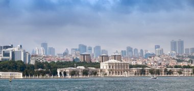 Yaz kenti manzarası - İstanbul 'un İstanbul kentinin tarihi Beşiktaş ilçesi ve Boğaz manzarası