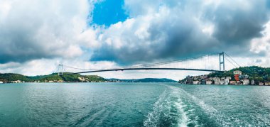 İstanbul 'da İstanbul' da, Asya ve Avrupa 'yı birbirine bağlayan ikinci İstanbul Köprüsü Panoraması Fatih Sultan Mehmet Koprusu