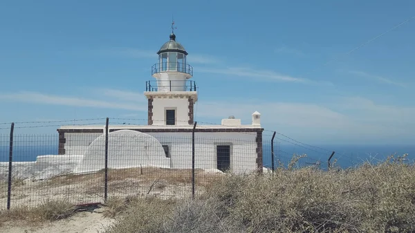 Detail Majáku Akrotiri Jasnou Oblohou Ostrov Santorini Řecko — Stock fotografie