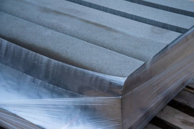 Somut Kerb Taşları, Paletler üzerinde Beton Yol Kerbs paketi