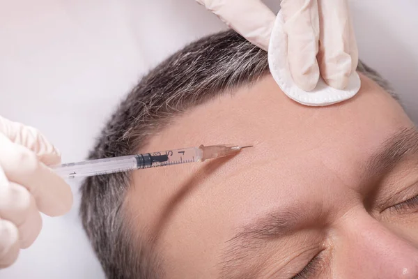 Man Beauty Procedure Wrinkle Botox Injections — Stock Photo, Image