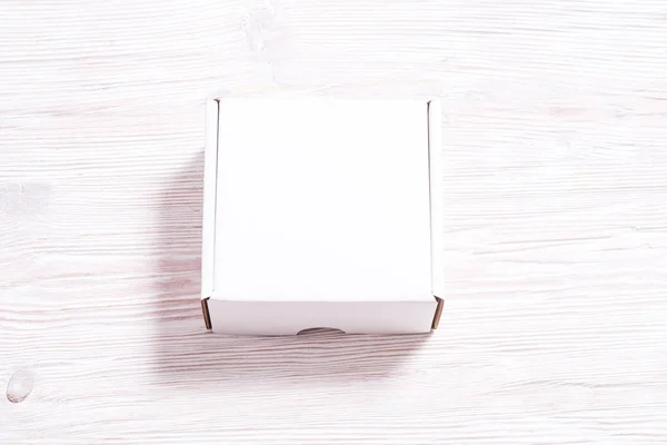 Caja Cartón Blanco Escritorio Madera Maqueta Cama Plana Hasta — Foto de Stock