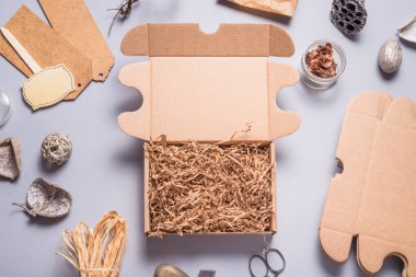 Paketleme için karton kutuda kahverengi kağıt öğütücü 