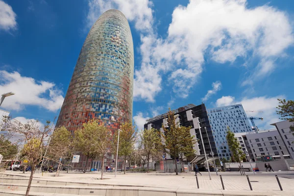 Torre Agbar 7 Mayıs 2016 tarihinde Barselona, İspanya. 38 katlı kule, 2005 yılında ünlü architecht Jean Nouvel tarafından inşa edilmiştir. Barselona'da ünlü bir dönüm noktası şimdi Grupo Agbar aittir