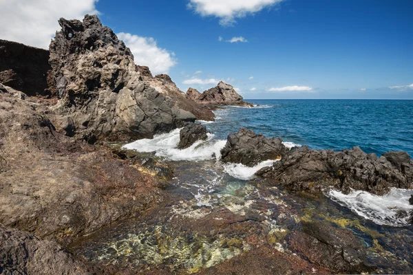 Volcanic coastline landscape. South Tenerife coastline, Canary island, Spain. — Stock Photo, Image