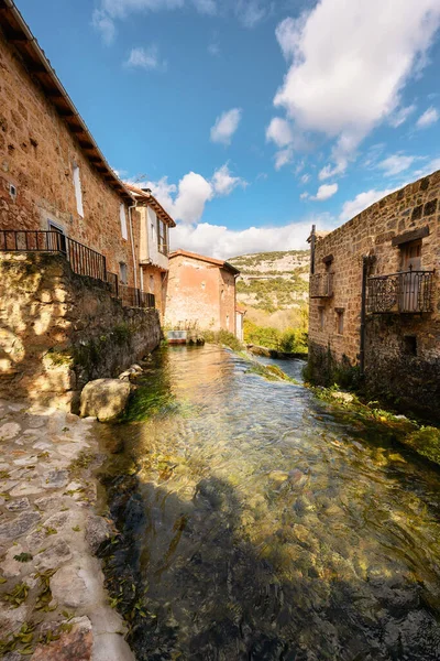 Picturesque Village Orbaneja Del Castillo in Burgos, Castilla Leon, Spain. — 스톡 사진