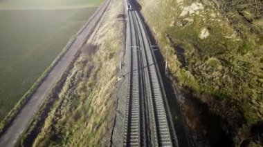 Yüksek Hız Treni Kırsal Araziden Geçiyor.