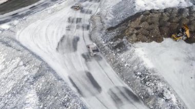 Hava görüntüsü, açık maden ocağı, çöp kovası, maden çıkarma endüstrisi, kazma işi.