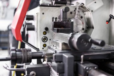 CNC Torna ve Değirmen Makinesi