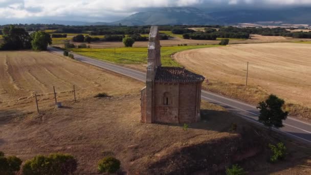 Oude Romaanse stijl Hermitage van Sint Fagun In de provincie Burgos, Castilla Y Leon, Spanje. — Stockvideo