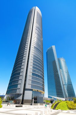 Cuatro torres Finans Merkezi Madrid'de 4 Mayıs, 2013. Bu binaların İspanya en yüksek gökdelenler ile 250 metre yükseklikte olan.