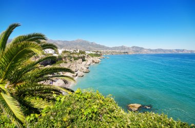 Nerja kıyı şeridi manzara, turistik Komünü costa del sol, malaga, Endülüs, İspanya.