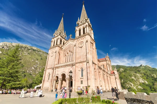 Celebrating a mass at Covadonga Basilica in Asturias, Spain on September 4, 2014. — Stock Photo, Image