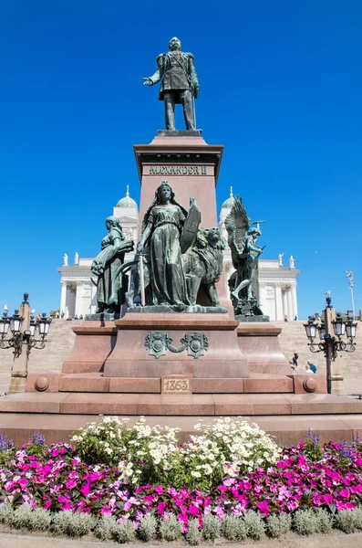 Statua dello zar Alessandro II il 22 giugno 2013 a Helsinki, Finlandia . — Foto Stock