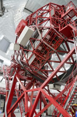 La Palma, İspanya - 12 Ağustos: Roque de los muchachos gözlemevinde dev İspanyol teleskobu Gtc 10 metre ayna çapı, La Palma, Kanarya adası, İspanya.