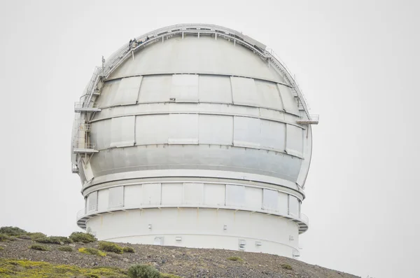 LA PALMA, SPAIN - AUGUST 12: Giant spanish telescope GTC 10 meters mirror diameter, in Roque de los muchachos observatory, La Palma, Canary island, Spain. — Stock Photo, Image