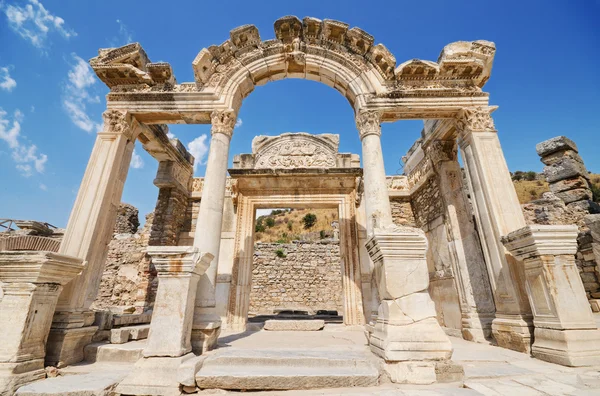 Magnifique temple Hadrien. Dans l'ancienne ville d'Ephèse, Turquie . — Photo