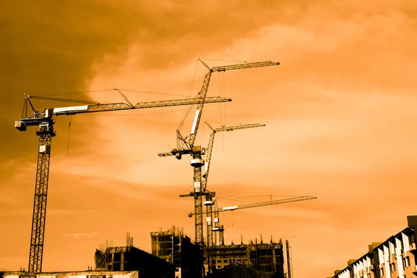 Trabajadores de la construcción en andamio — Foto de Stock