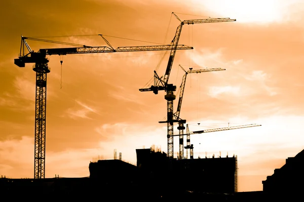 Construction workers on scaffold — Stock Photo, Image