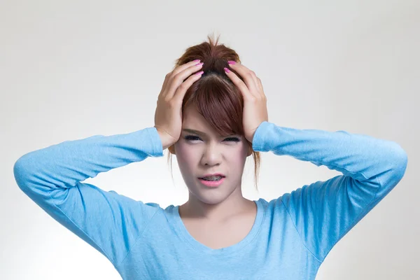 Wanita dengan sakit kepala — Stok Foto