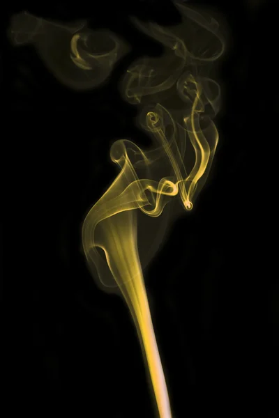 Barevný kouř vonné tyčinky — Stock fotografie
