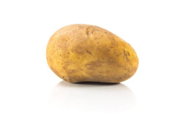 beyaz arkaplanda patates