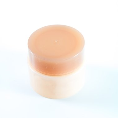 Beyaz arka plan üzerinde Kozmetik Şişeler