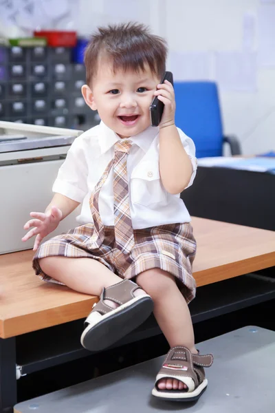 Çocuk konuşan telefon