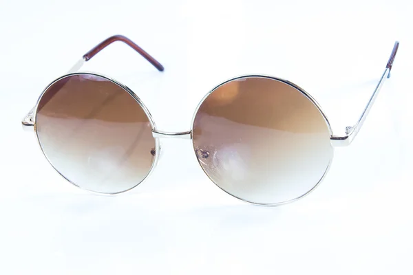 Sonnenbrille auf weißem Hintergrund — Stockfoto